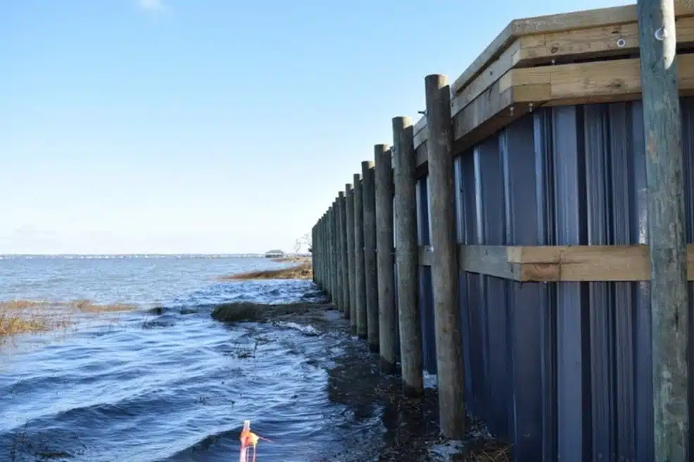 esc vinyl sheet piles used in shoreline protection